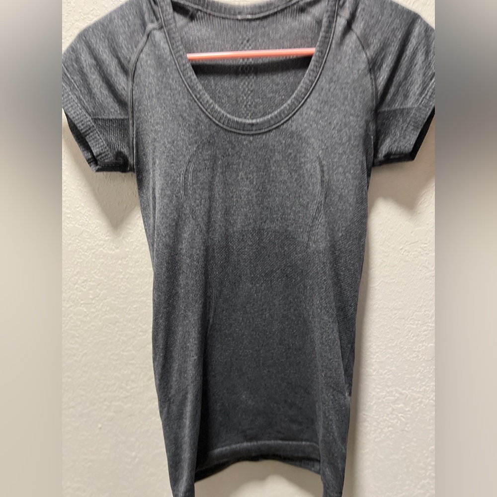 Lululemon Athletica Dark Gray Short Sleeve Top
